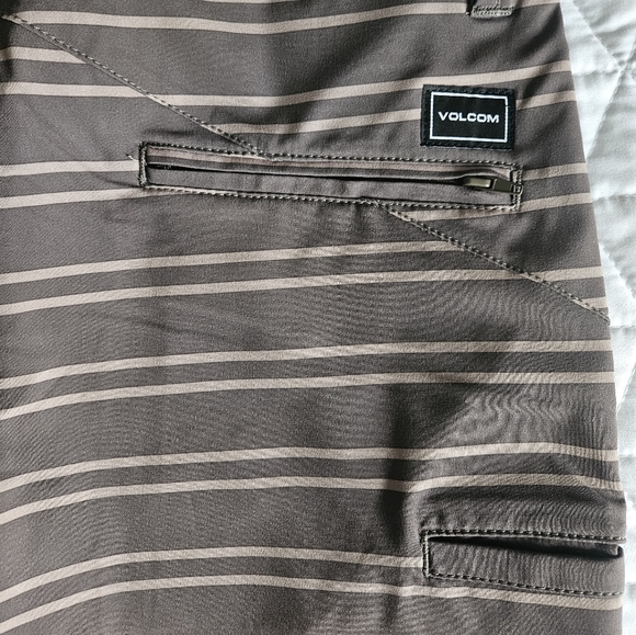 NWT Volcom Surf N Turf Hybrid Shorts - Picture 2 of 8